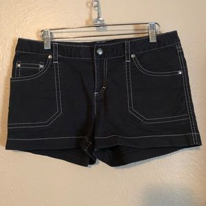 Black athleta shorts